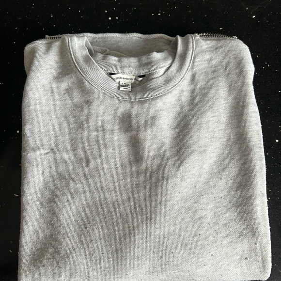 Grey cold shoulder zipper sweatshirt - Picture 3 of 4